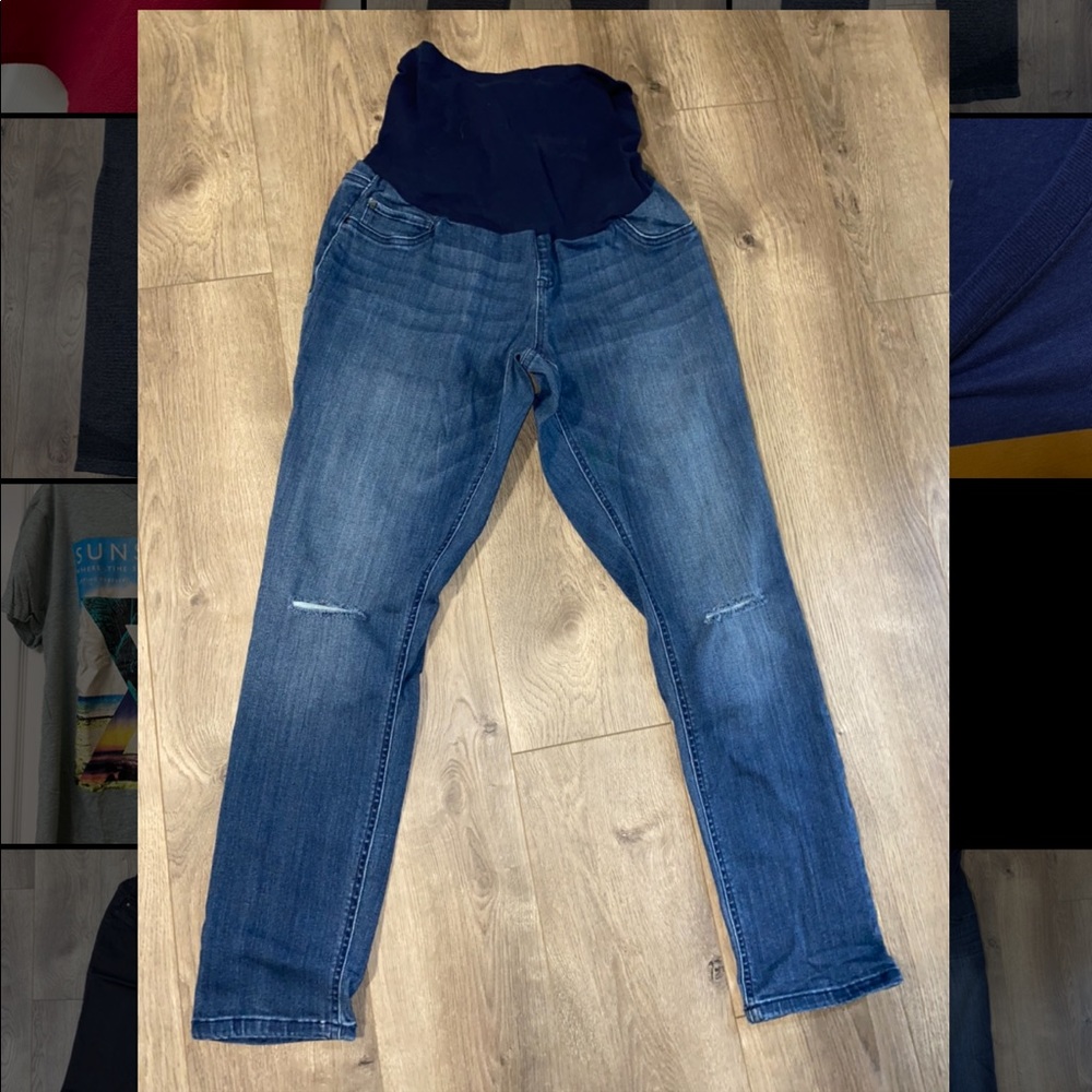 MATERNITY - Ripped Knee Jeggings size XL